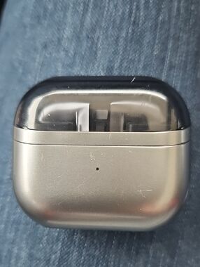 Samsung Galaxy 3 Metallic Silver Wireless Earbuds With Charging Case